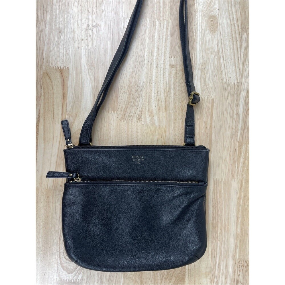 Fossil Shoulder Bag Leather Black Small Crossbody Purse Zipper Adjustable Strap